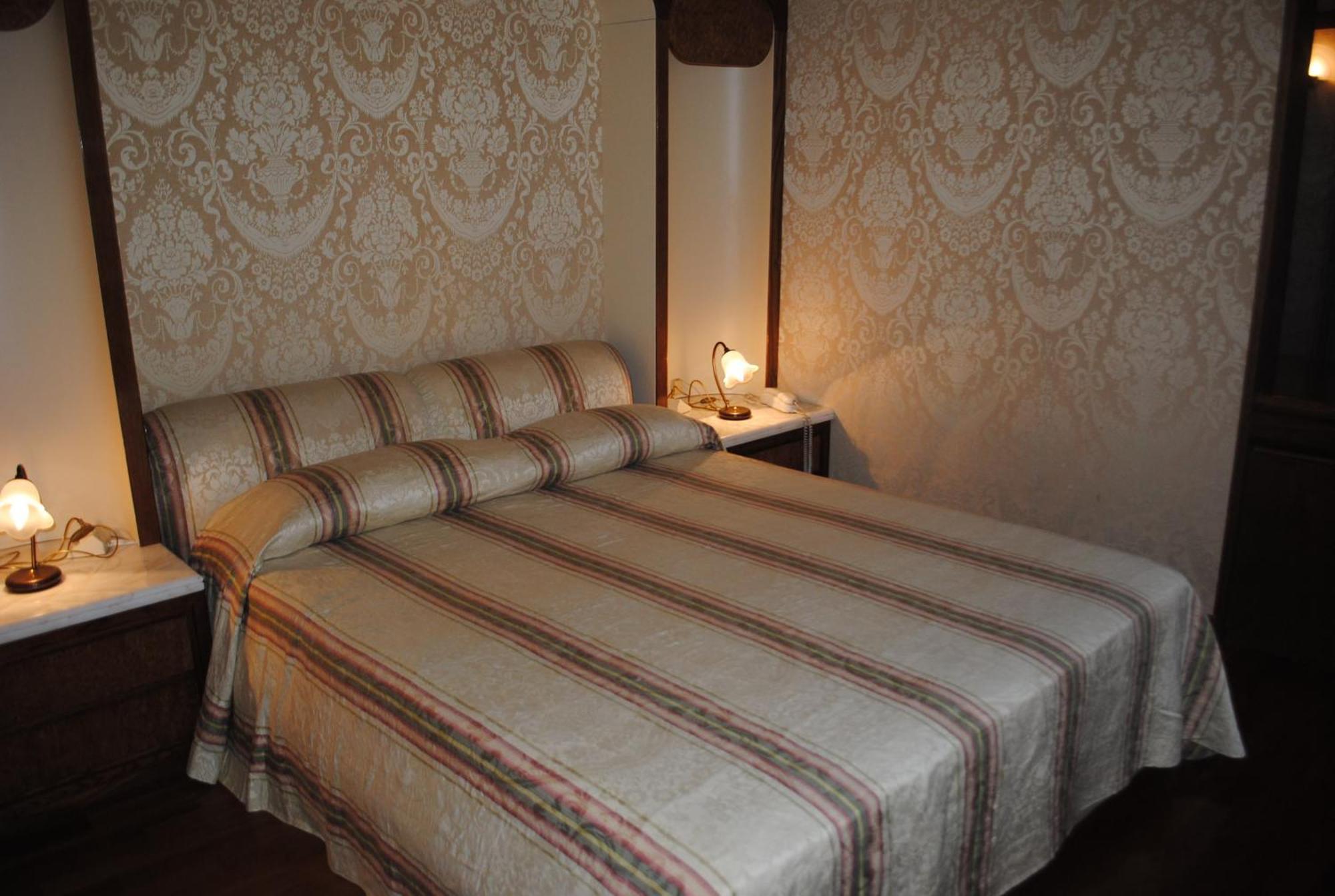 Hotel Locanda San Giacomo Agliano Terme Room photo